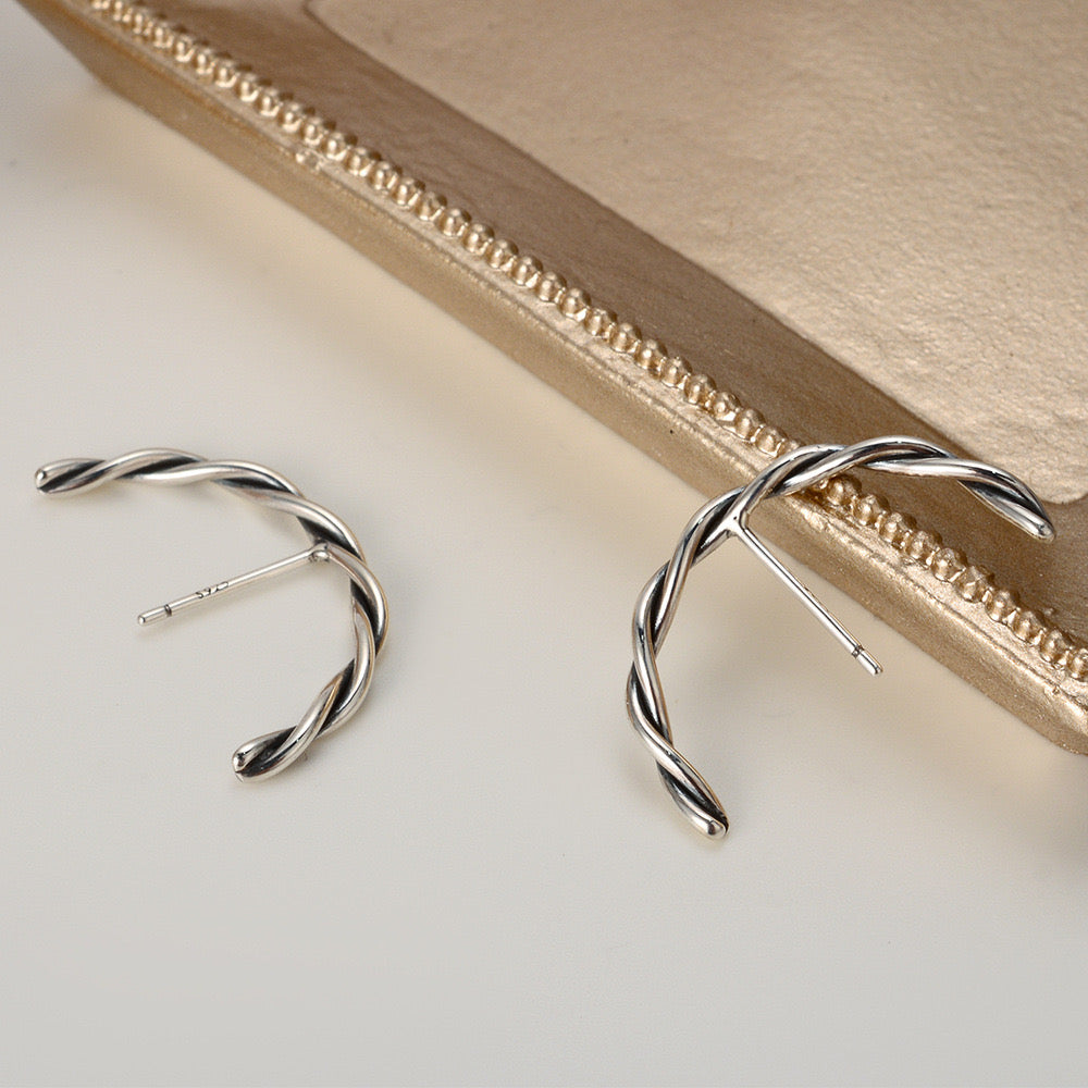 Curved Bar Studs