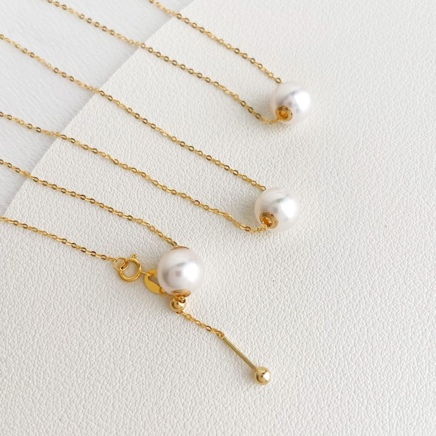 Akoya Floating Pearl Necklace in 18k Gold