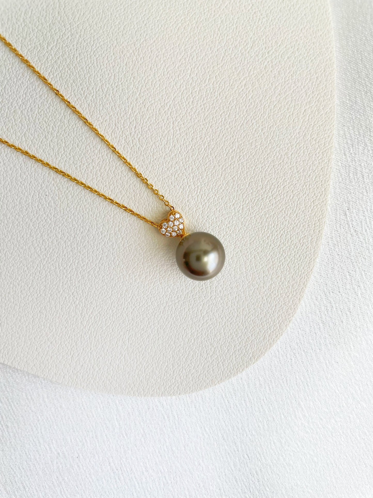 10-10.5mm Tahitian Pearl Pendent in 18k Yellow Gold