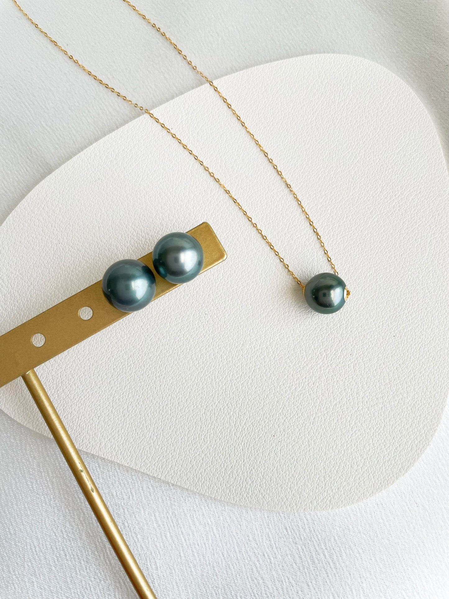 10-11mm Tahitian Pearl Studs Earrings