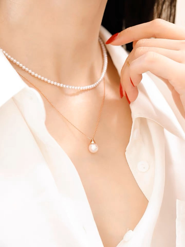 Akoya Pearl Necklace in 18k Yellow Gold