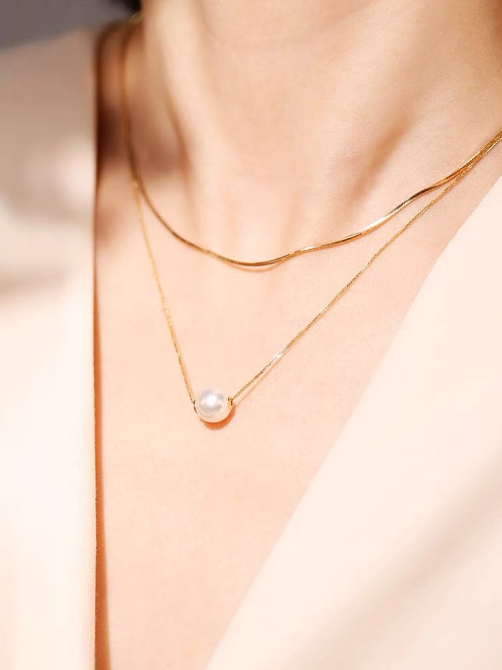 Akoya Floating Pearl Necklace in 18k Gold