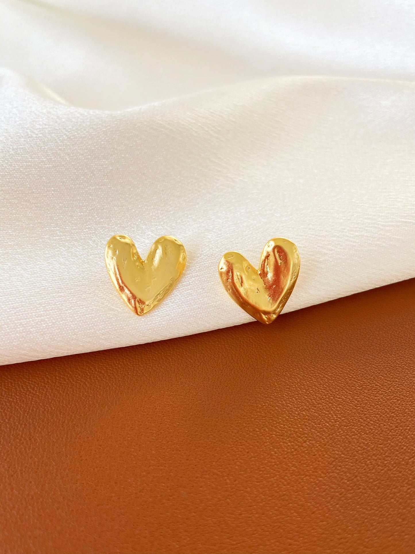 Solid Hear Shaped Studs Earrings