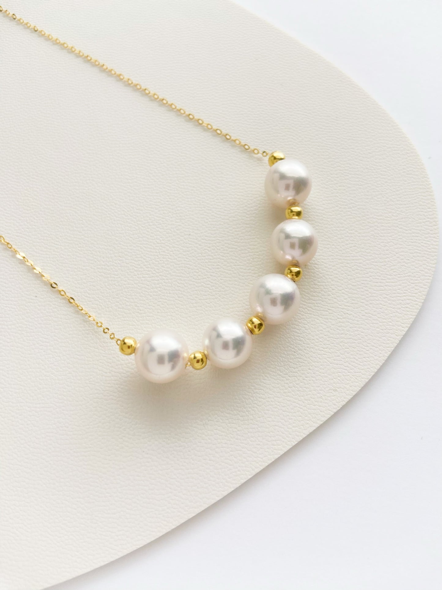 Smile Akoya Pearl Necklace in 18k Yellow Gold