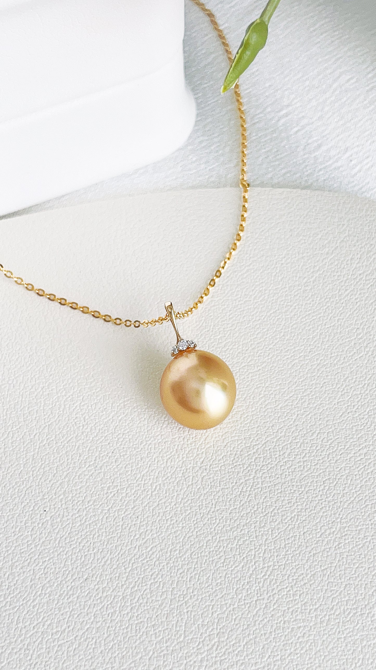 South Sea Gold Pearl in 18k Gold Diamond Pedant