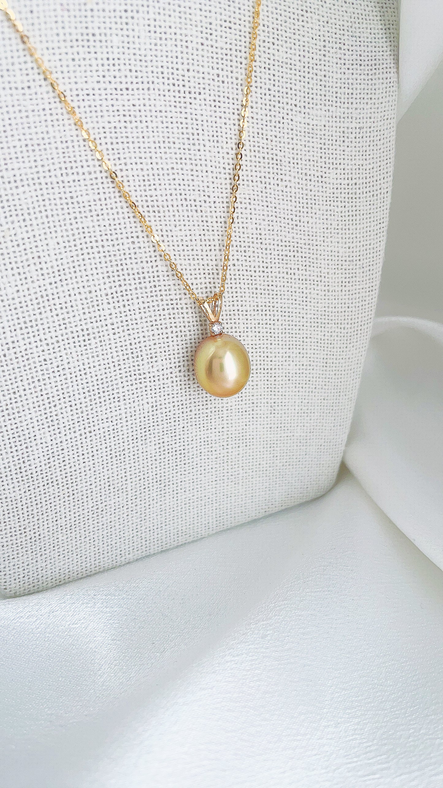 South Sea Gold Pearl in 18k Gold V Shaped Pedant