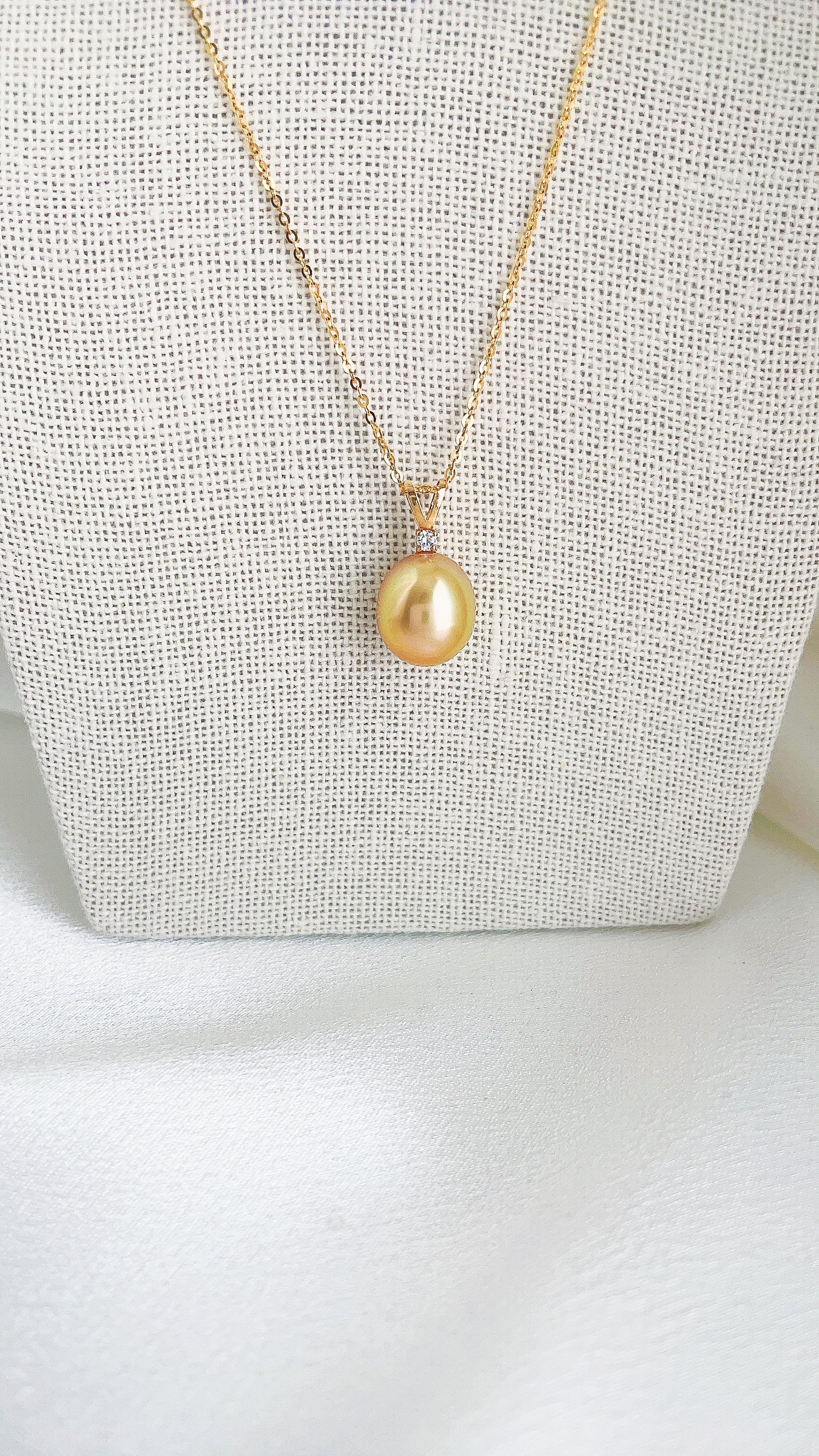 South Sea Gold Pearl in 18k Gold V Shaped Pedant