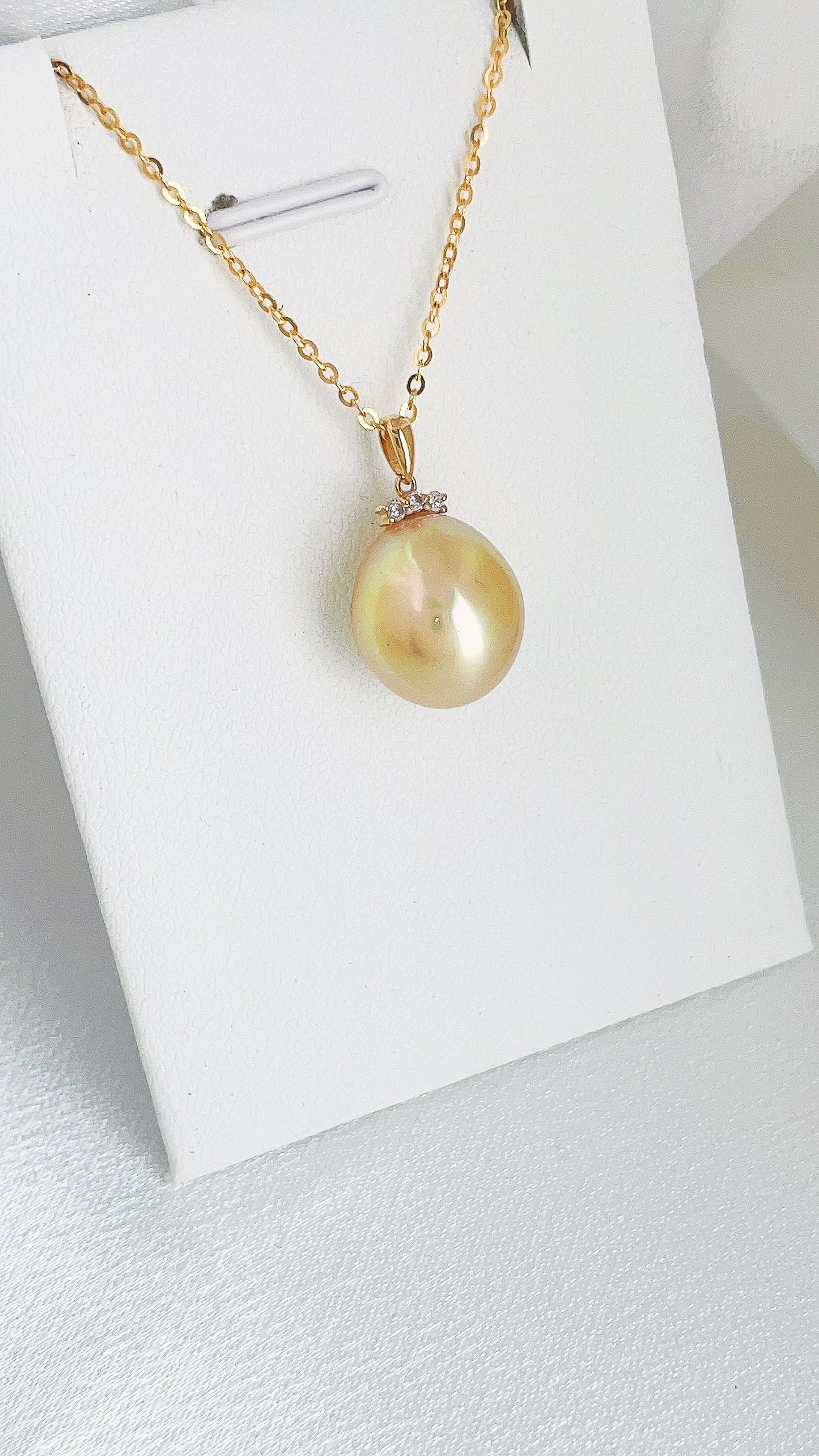 South Sea Gold Pearl in 18k Gold Diamond Pedant