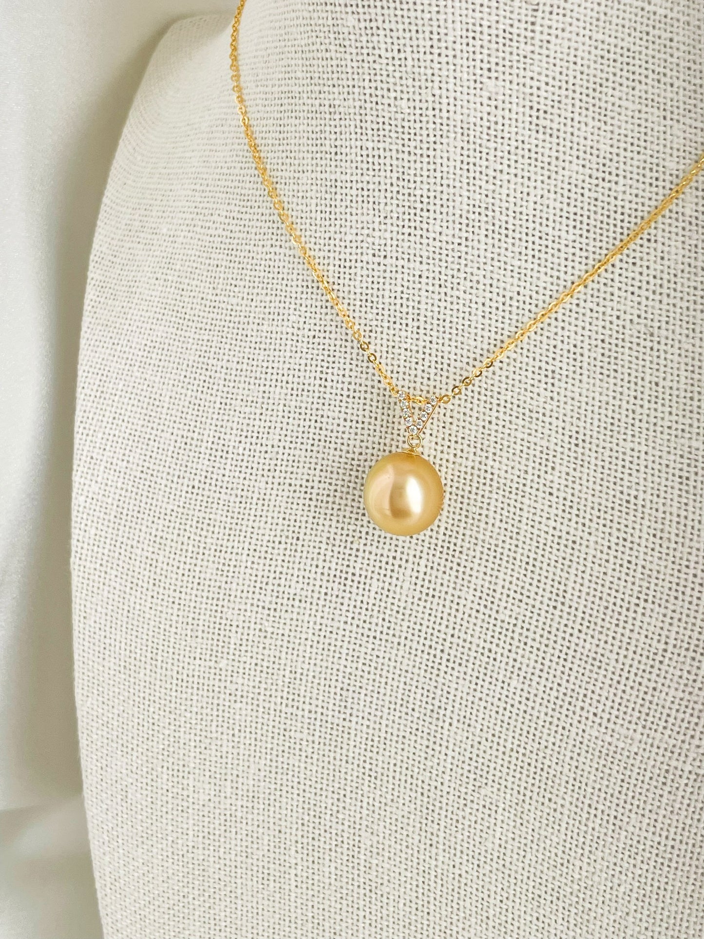 South Sea Gold Pearl in 18k Gold V Shaped Pedant