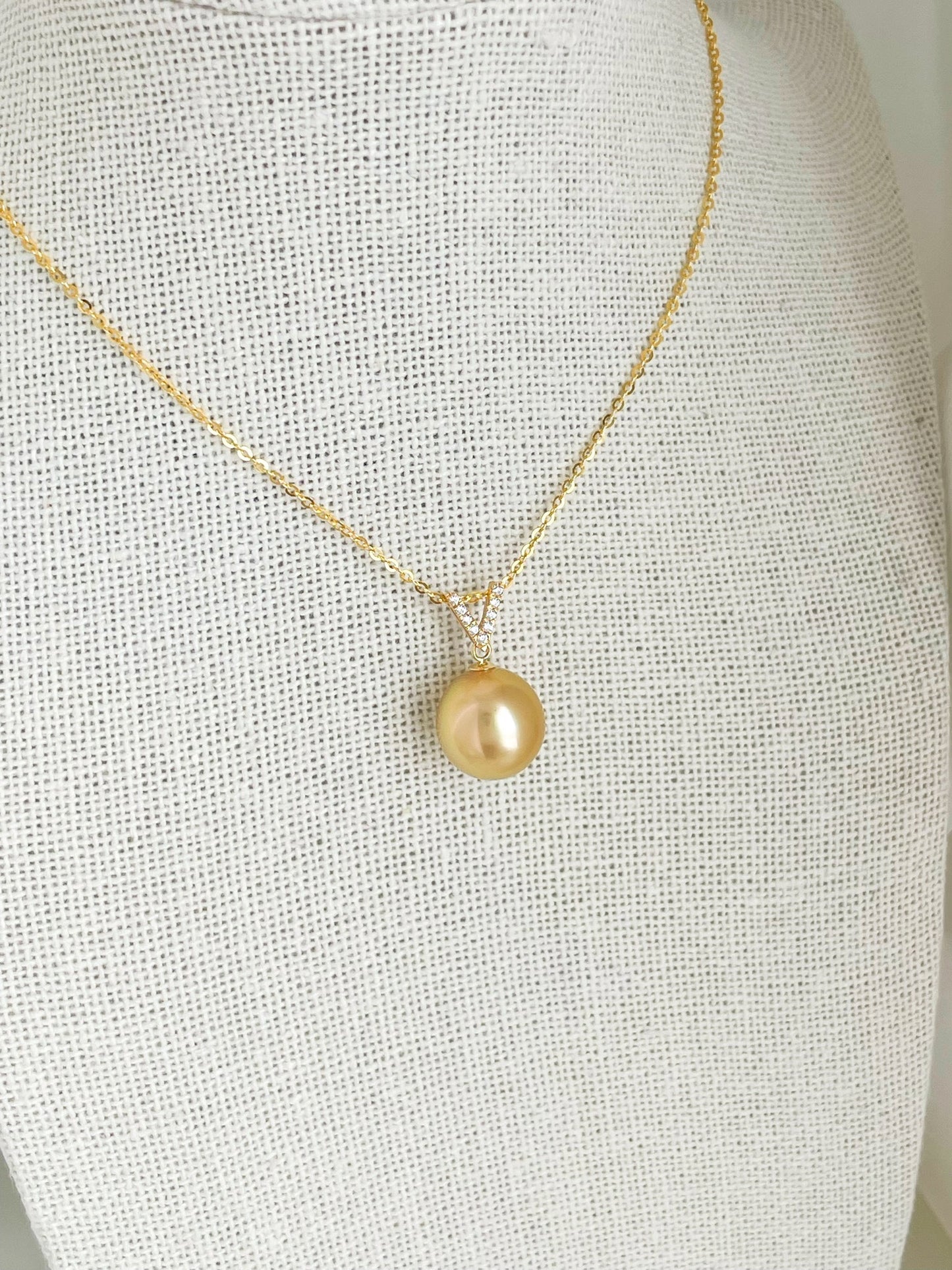 South Sea Gold Pearl in 18k Gold V Shaped Pedant