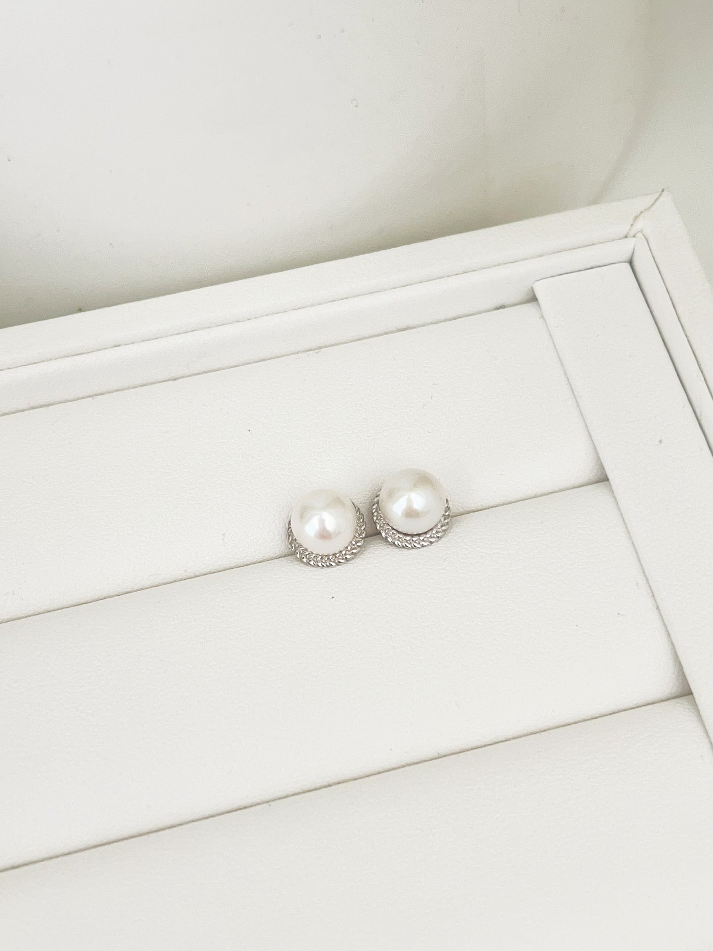 8-9mm Freshwater Pearl Studs Earrings