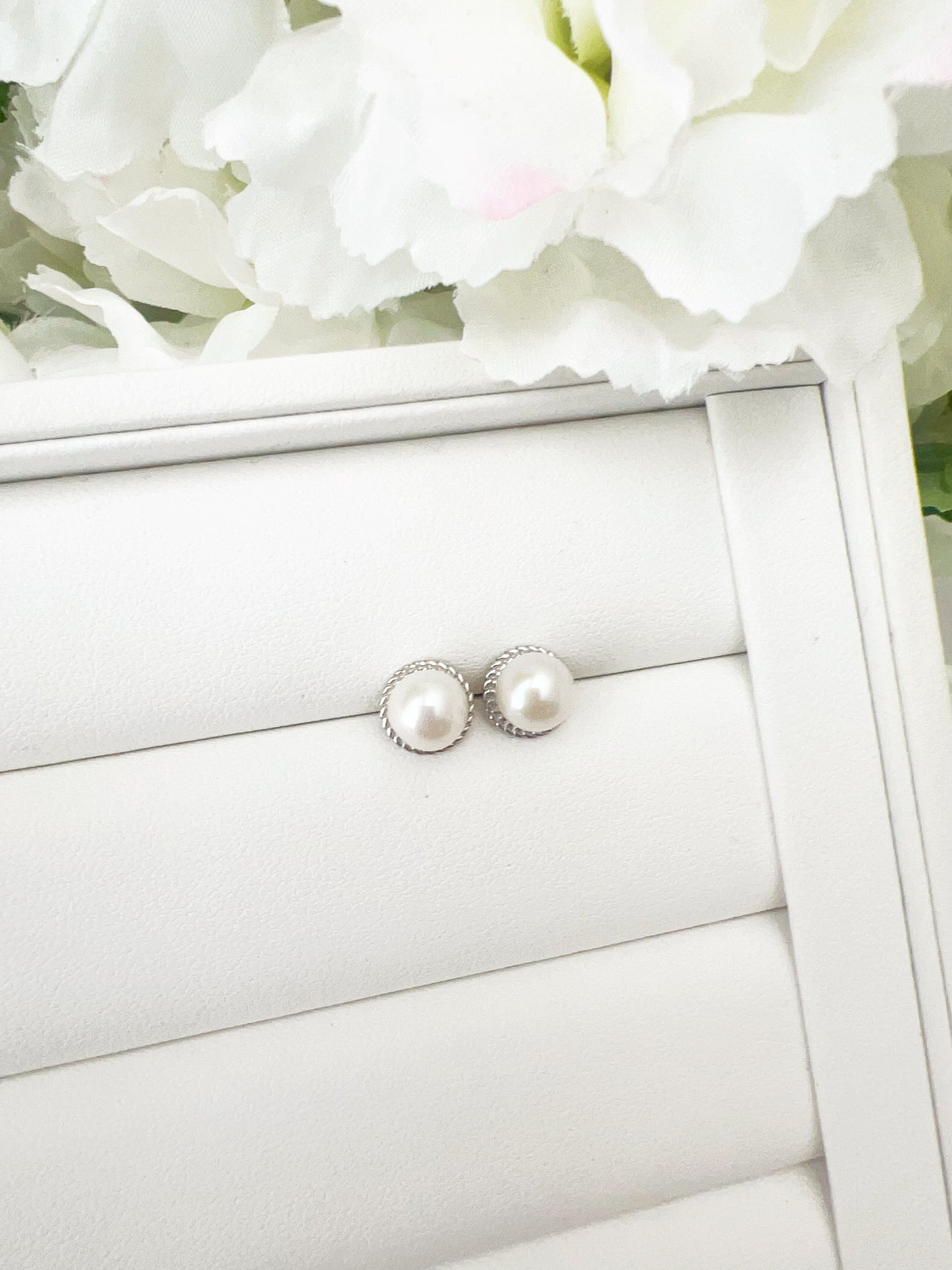 8-9mm Freshwater Pearl Studs Earrings