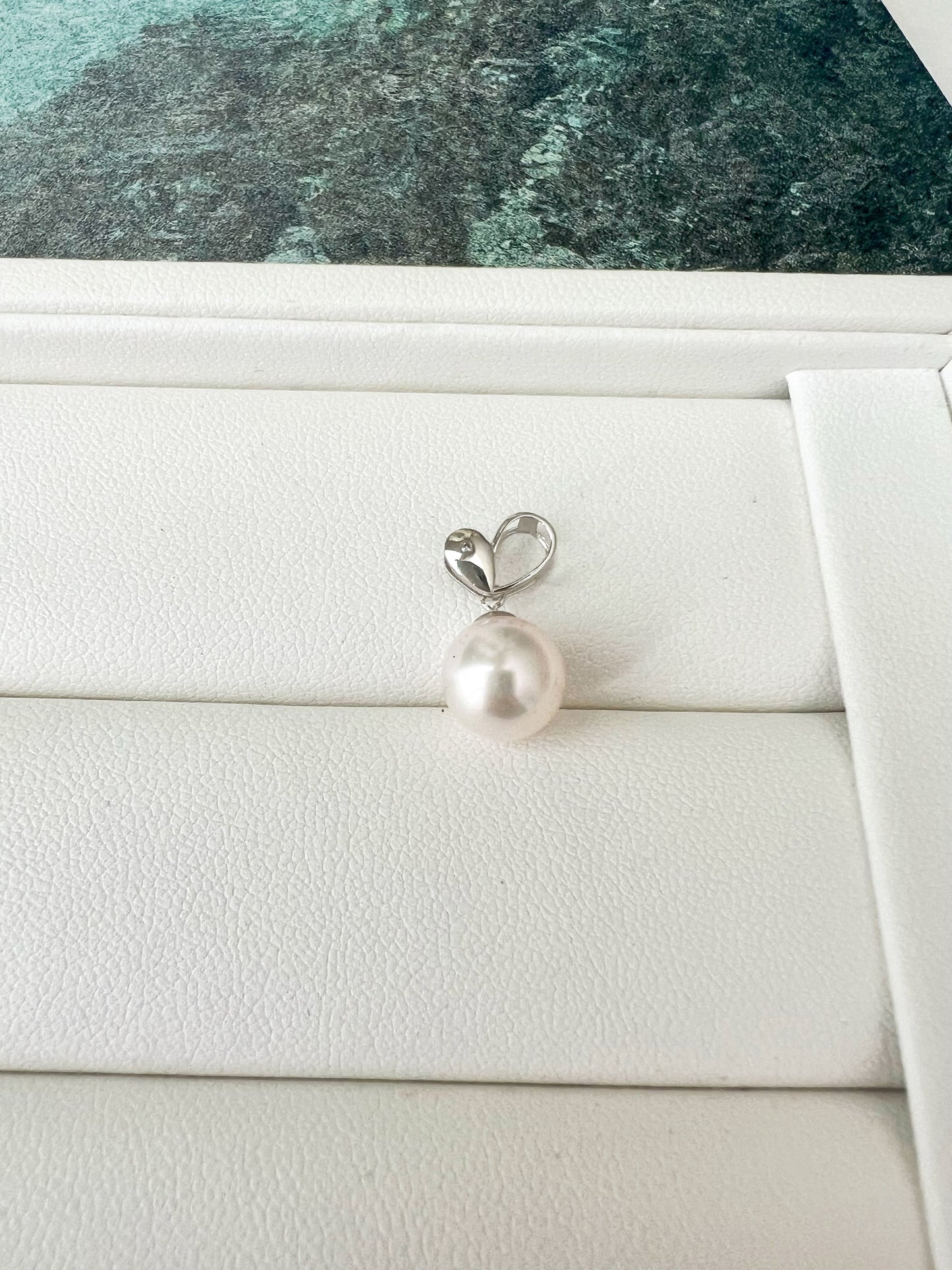 8.5-9mm Akoya Pearl Heart Shaped Pendant