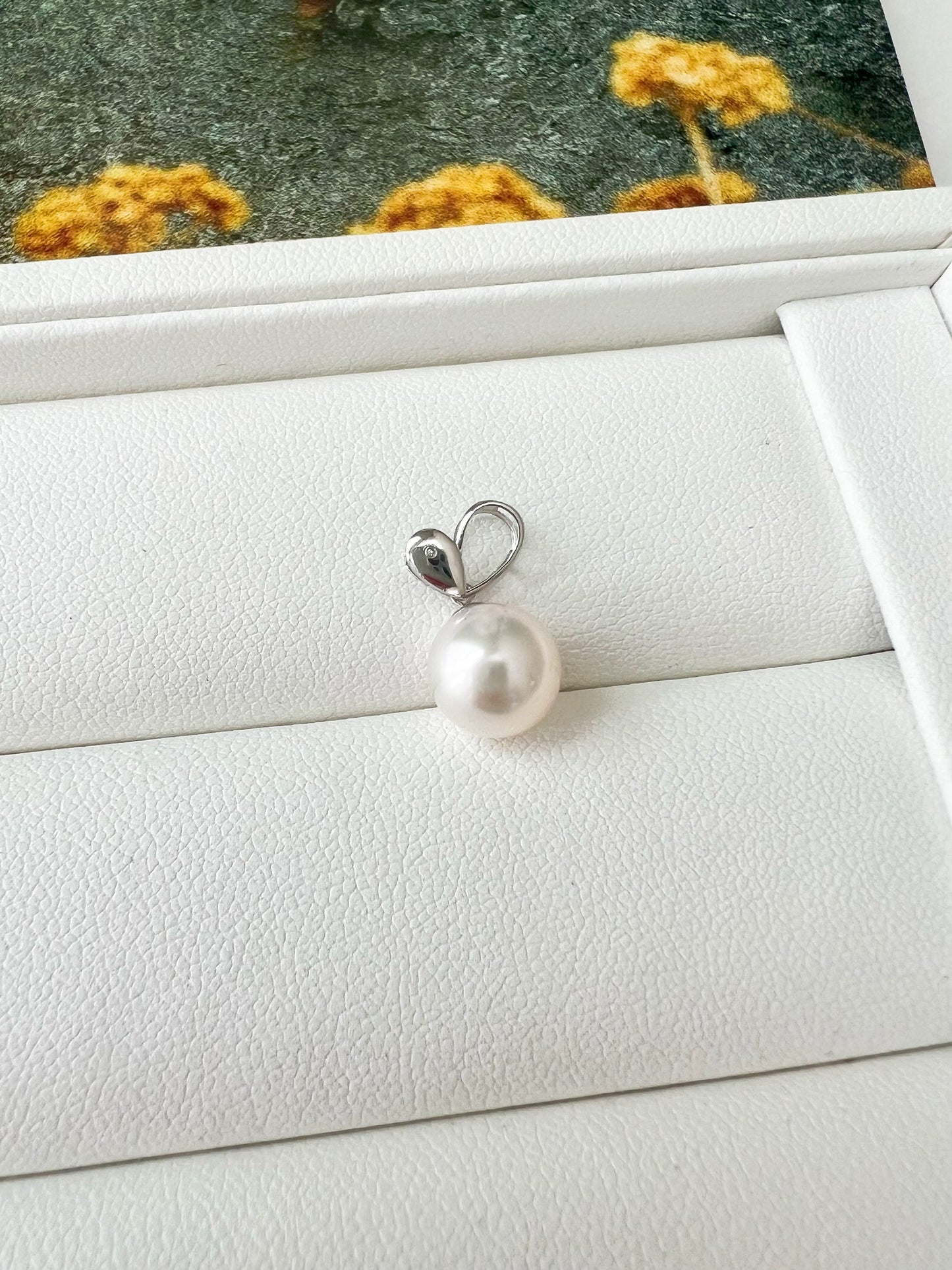 8.5-9mm Akoya Pearl Heart Shaped Pendant