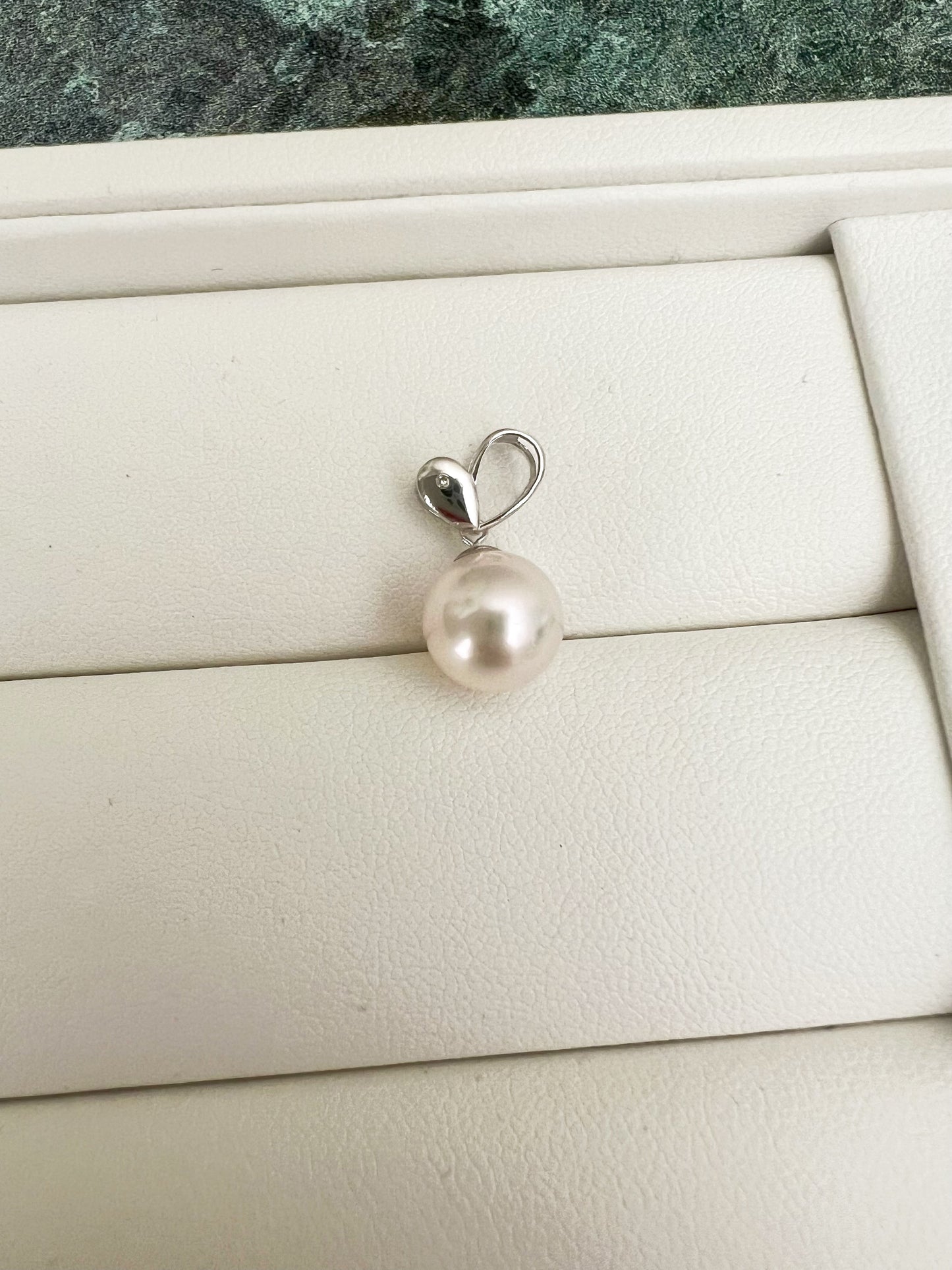 8.5-9mm Akoya Pearl Heart Shaped Pendant