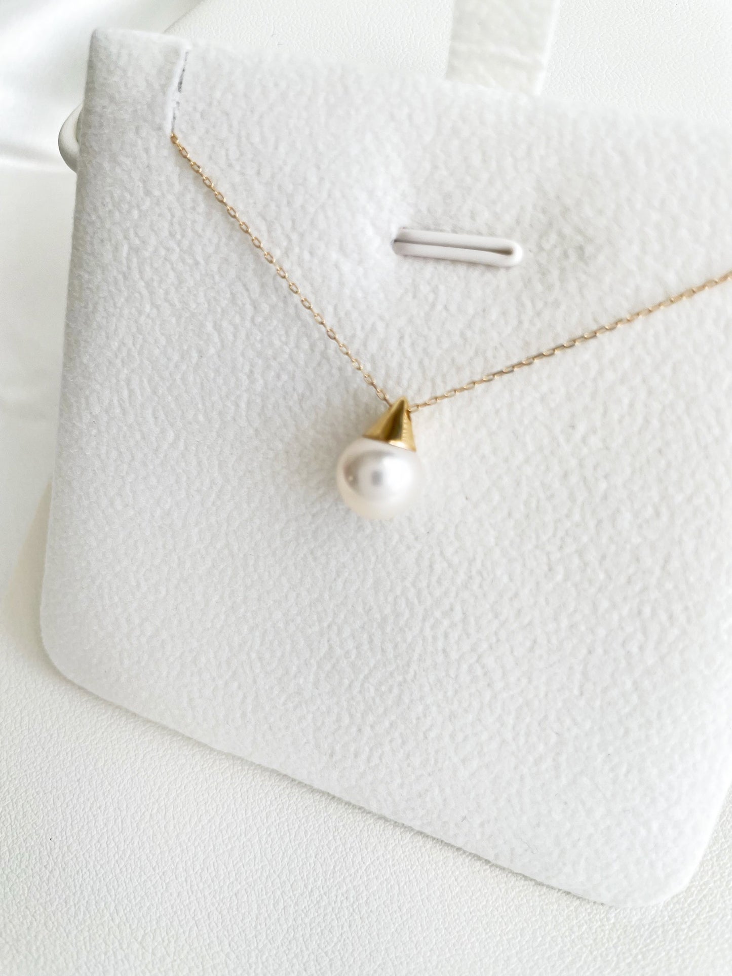 Akoya Pearl Necklace in 18k Yellow Gold