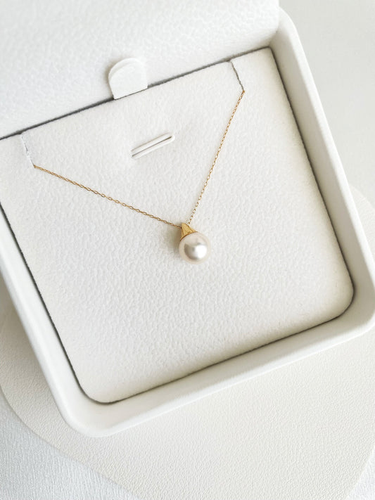 Akoya Pearl Necklace in 18k Yellow Gold