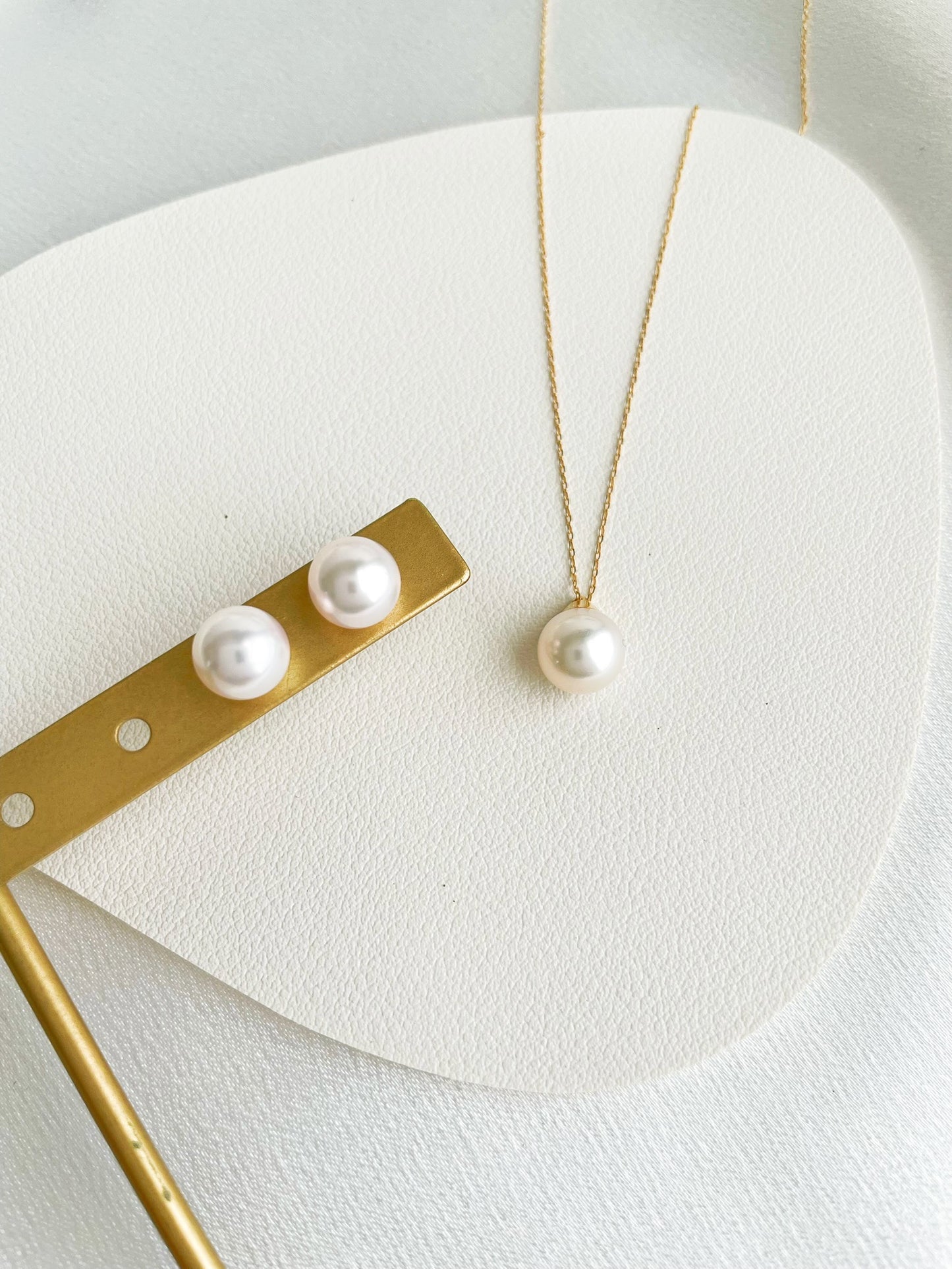 Akoya Pearl Necklace in 18k Yellow Gold