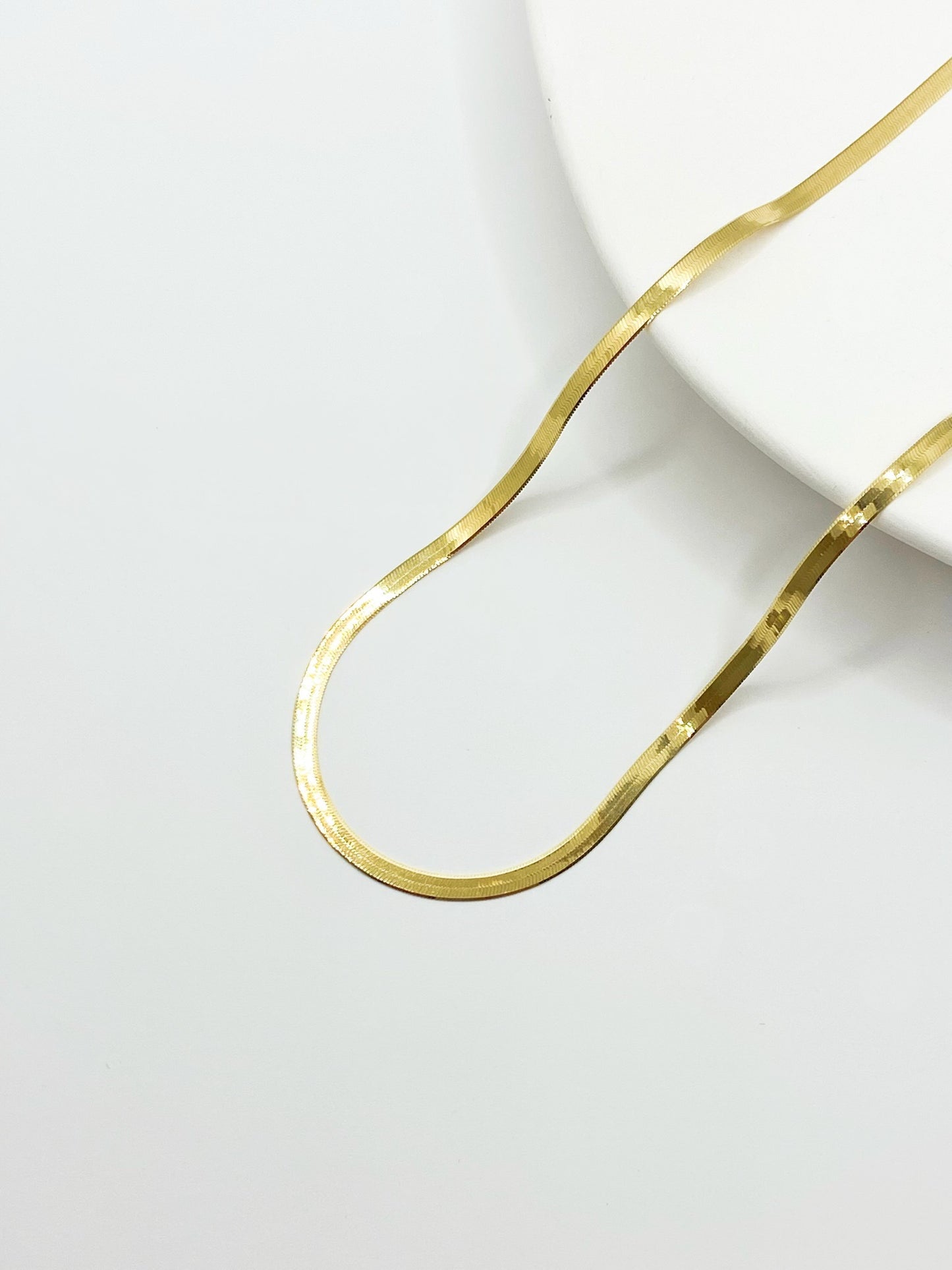 Flat Snake Chocker Necklace in 18k Gold