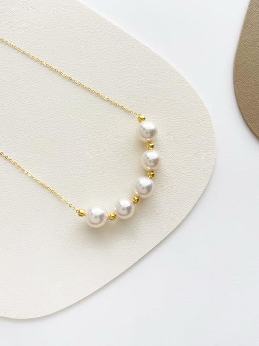 Smile Akoya Pearl Necklace in 18k Yellow Gold
